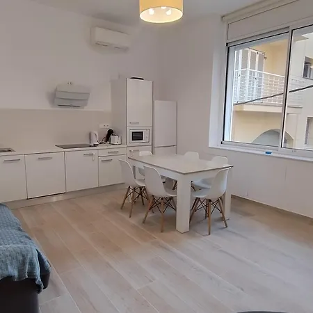 Rosesapparts A20demar Triplex