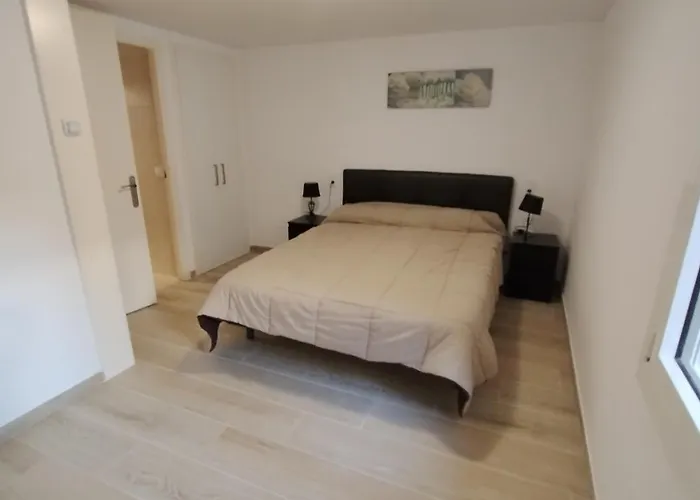 Rosesapparts A20demar Triplex Daire *